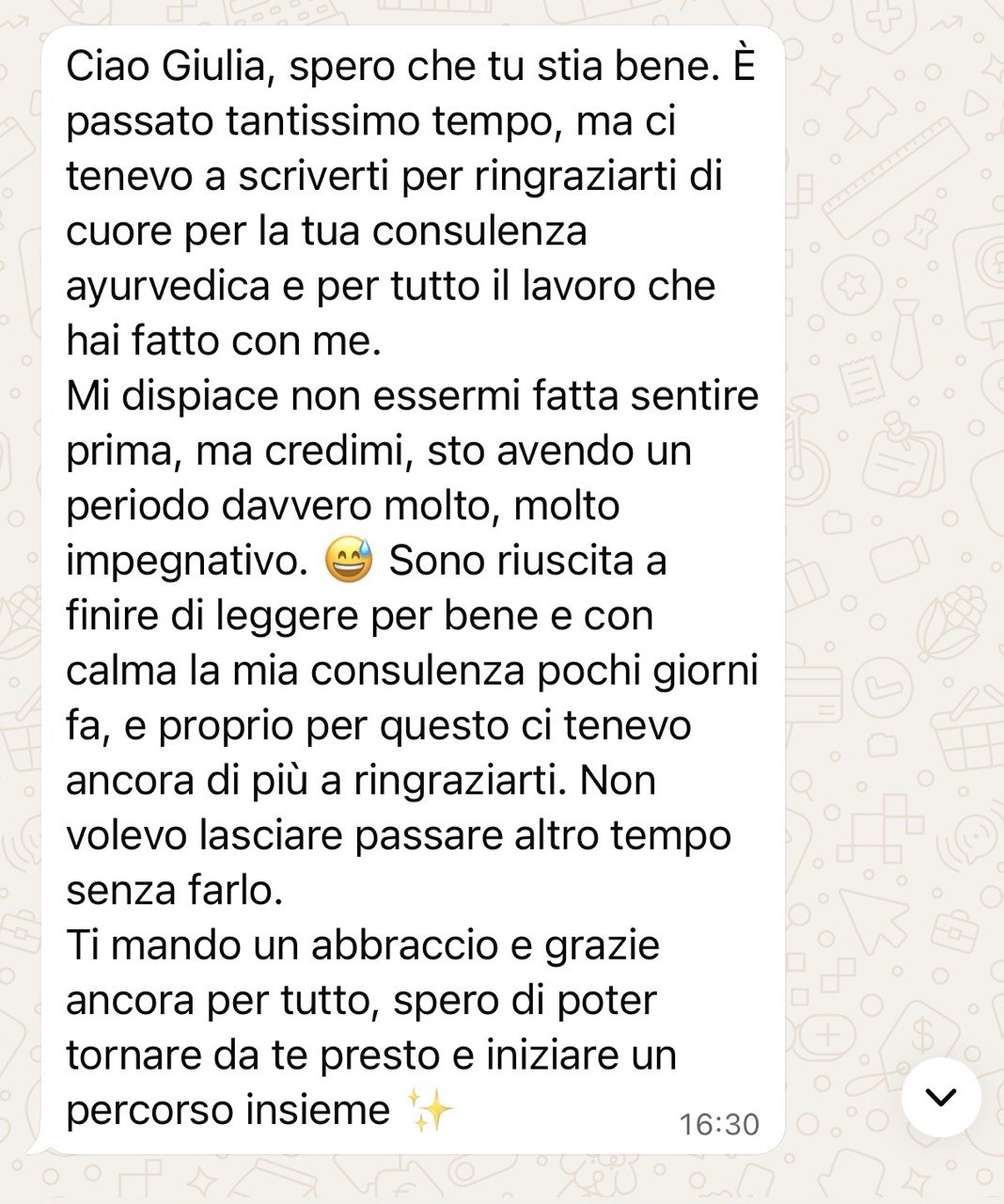 Captura de un mensaje de WhatsApp de una clienta agradeciendo su consulta ayurvédica en italiano.